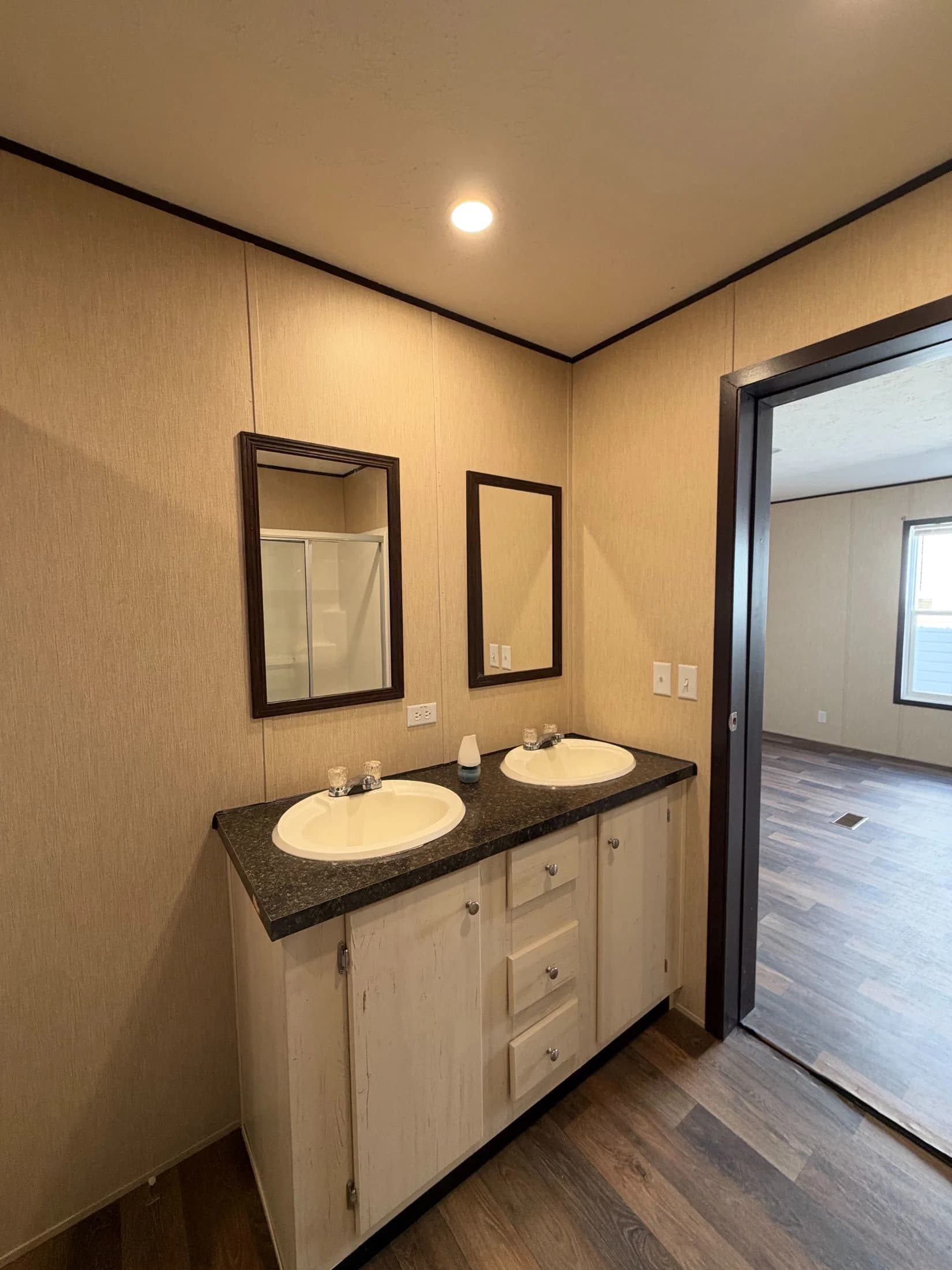 Hamilton (repo)  home features
