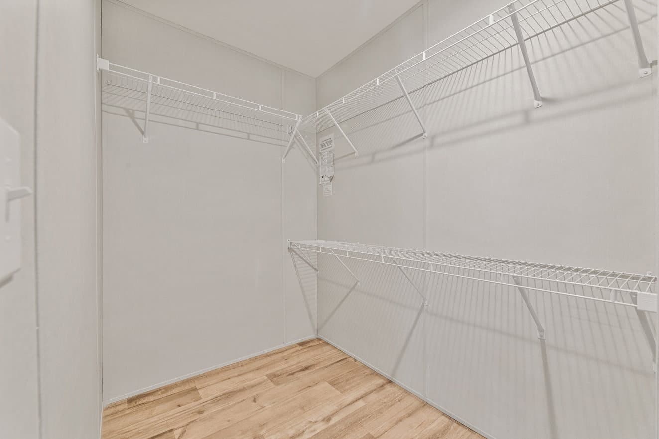 Vivid 28603n interior home features