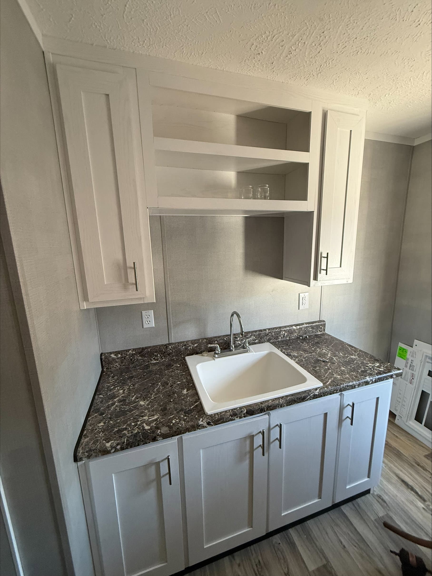  hamilton burlington  home features