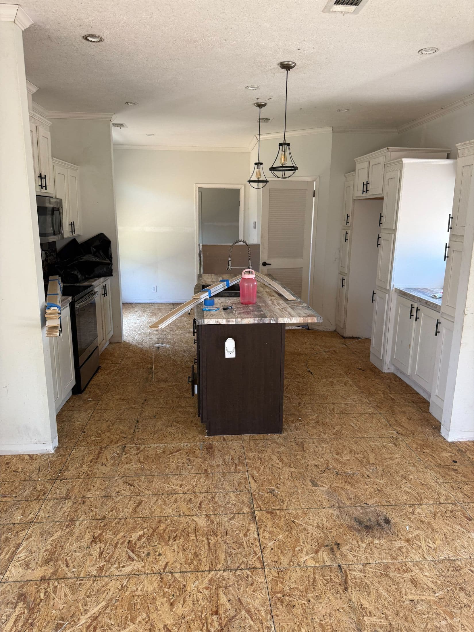 Platinum- 21st-503229  home features