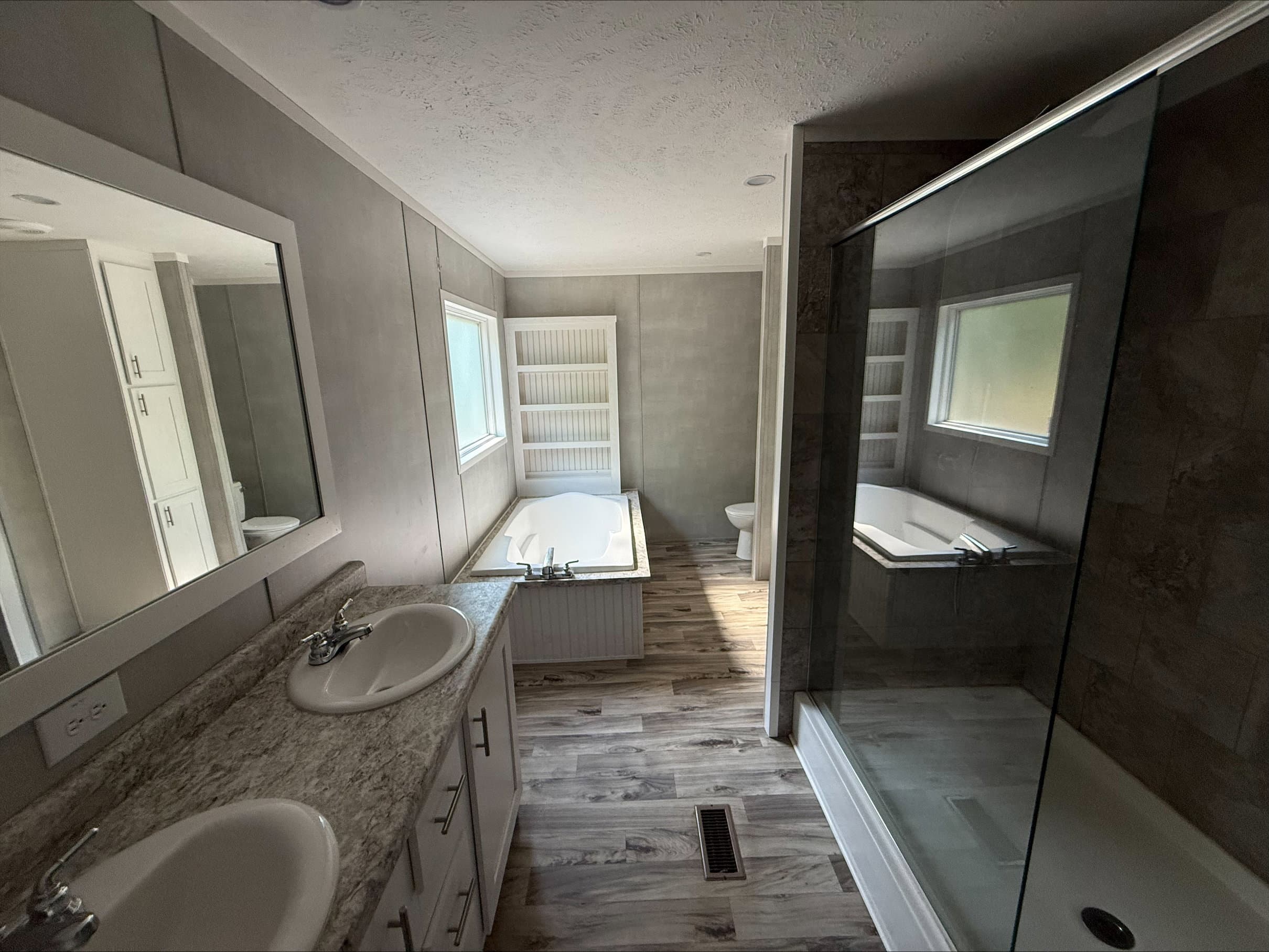  hamilton burlington  home features