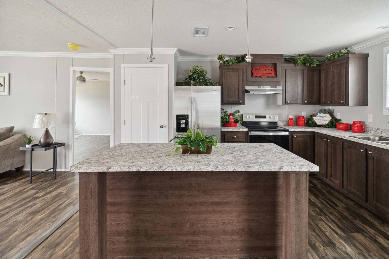 Home run 3272228 kitchen home features